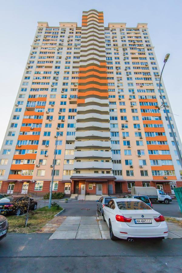 Super Comfort Flat For You Near The Metro. Kiev Luaran gambar
