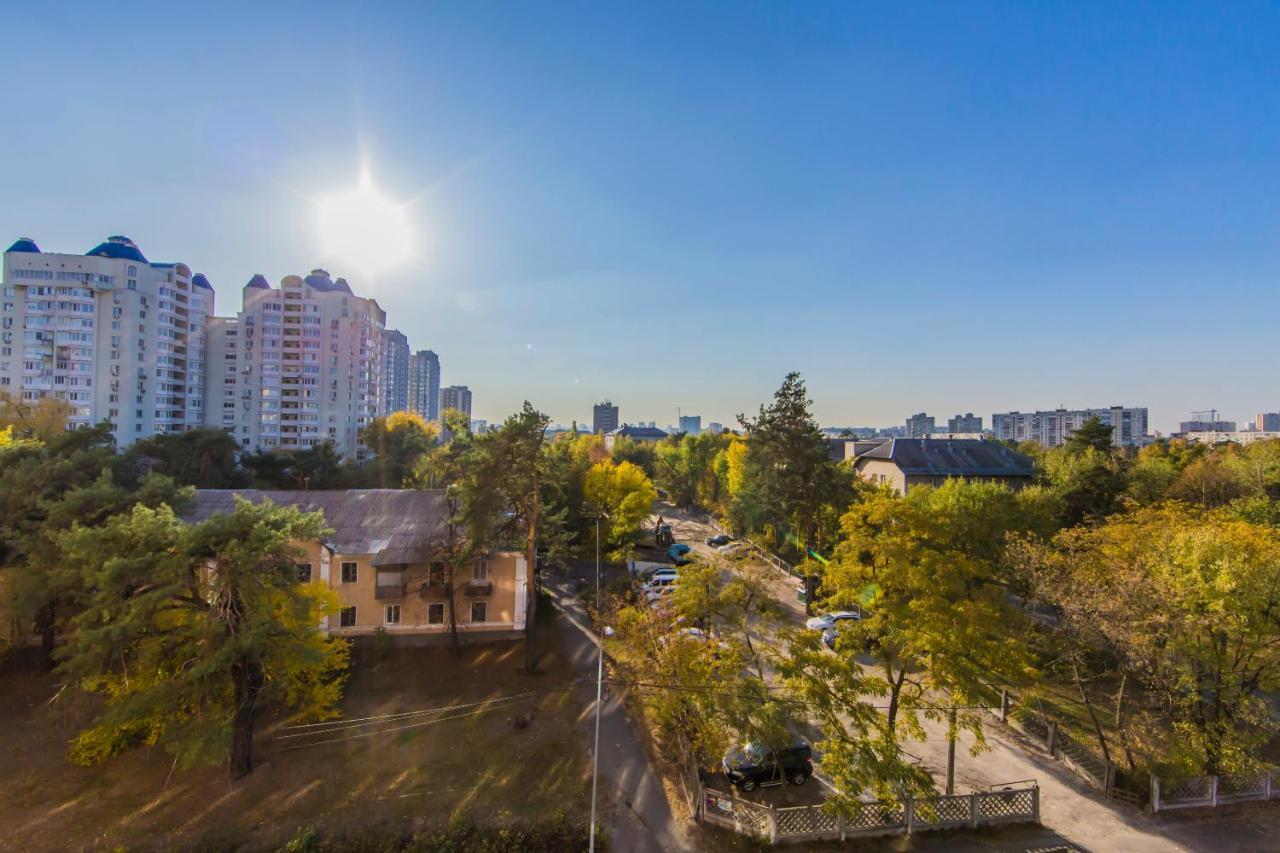 Super Comfort Flat For You Near The Metro. Kiev Luaran gambar