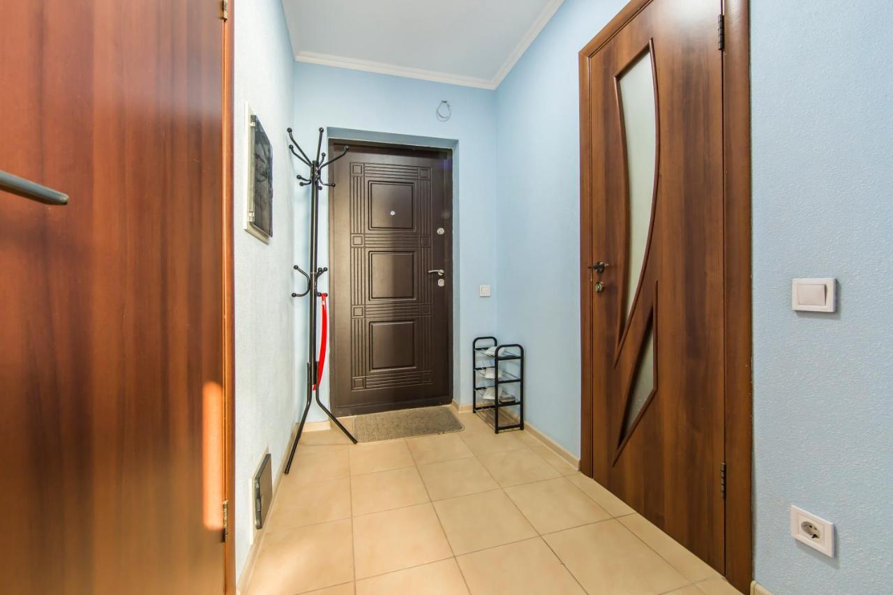 Super Comfort Flat For You Near The Metro. Kiev Luaran gambar
