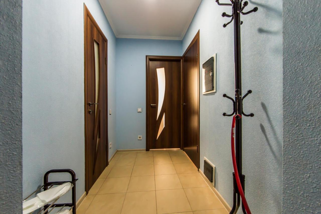 Super Comfort Flat For You Near The Metro. Kiev Luaran gambar